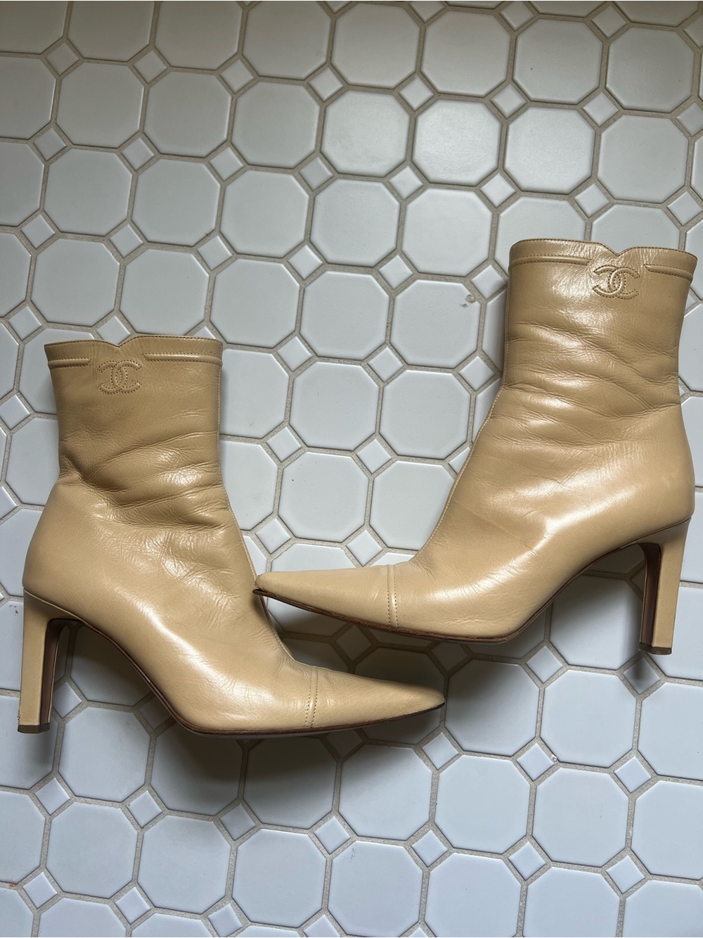 Vintage CHANEL Cream Leather CC Boots 👢